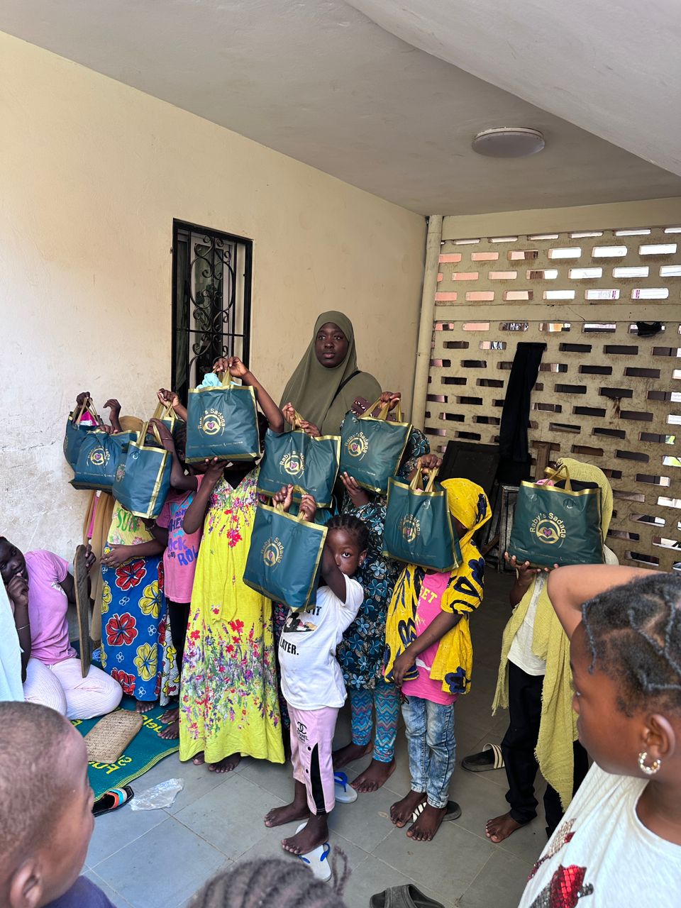 Distribution of children's clothing